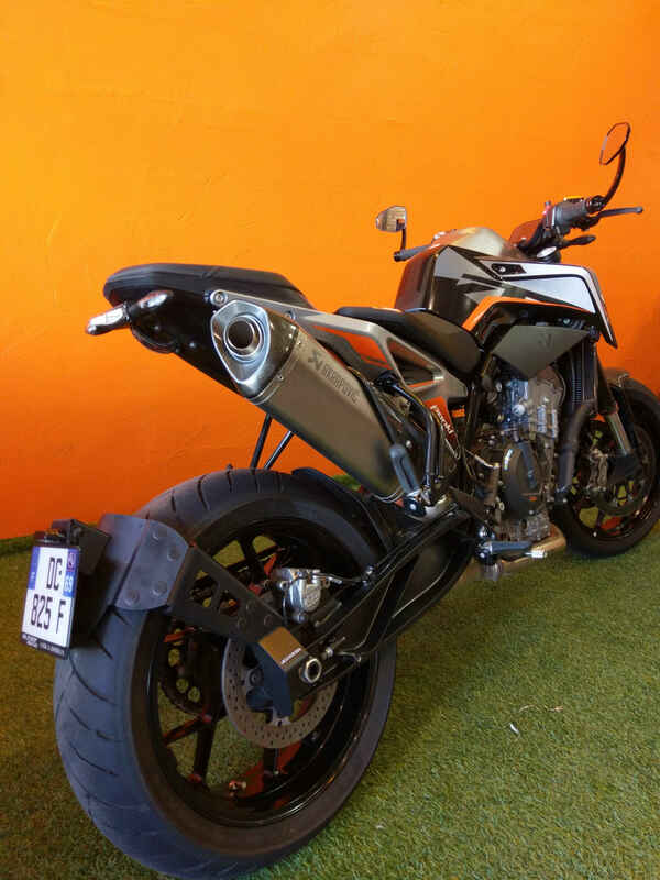 Ktm 890 Duke R [ACCESS DESIGN] - Support de plaque d'immatriculation à hauteur de roue noir KTM Duke 790/890