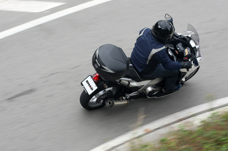Yamaha X-Max 300 Tech Max + [SHAD] - top case SH39 noir 3kg 39L