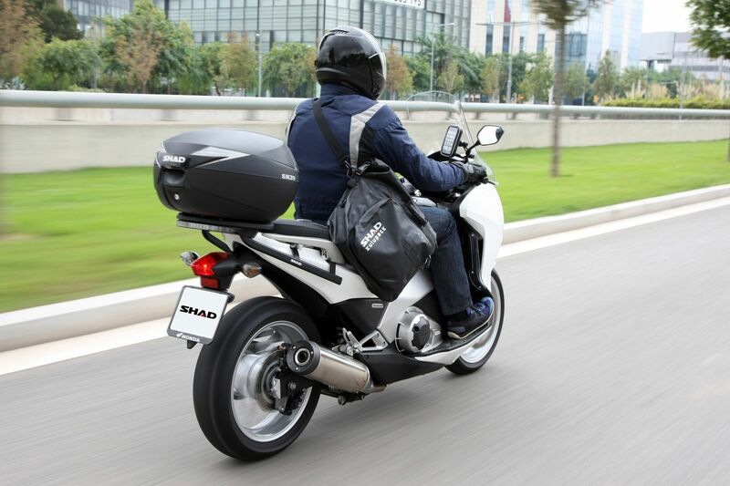 Aprilia Sr Gt 125 [SHAD] - top case SH39 noir 3kg 39L