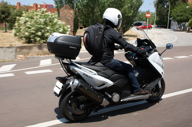 Yamaha T-Max 560 Tech Max [SHAD] - top case SH40 noir 3kg 40L