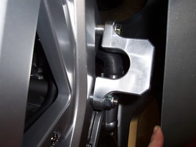 Suzuki SV 650 S [2003-2012] - Aero-Crash-Protektoren (Schwingenlagerung) Schwarz Suzuki SV650 Full Faired