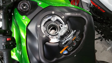 Kawasaki Ninja 1000 [A-SIDER] - Black Edition Poignée de réservoir 4 vis noir Kawasaki