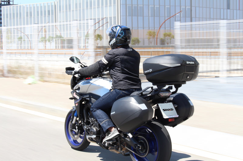 Yamaha X-Max 300 Tech Max + [SHAD] - Top Case SH58X - Housse en carbone incl.