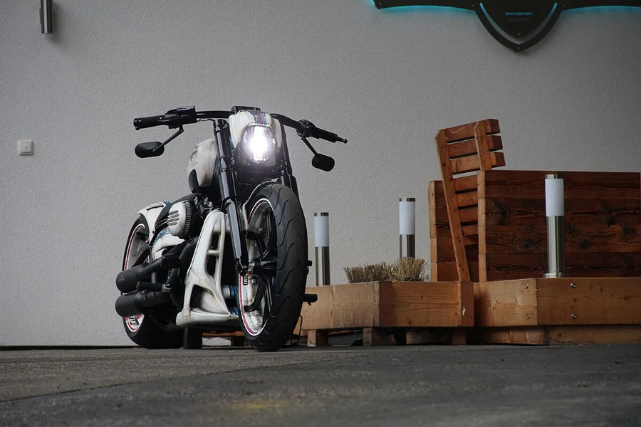 Harley Davidson V-Rod [CULT WERK] – Carénage de phare