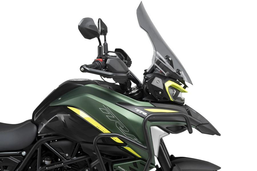 BENELLI TRK 702 [2025] – Bulle Touring – Gros plan transparent