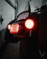 Harley Davidson Softail [CUSTOM DYNAMICS] – Flat LED taillight