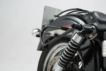 Harley-Davidson Dyna Street Bob [2007] – SLC Seitenträger rechts
