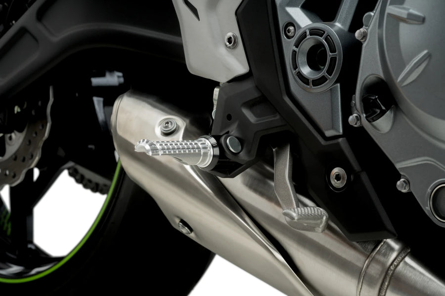 KTM RC 390 [2025] – Repose-pieds R-Fighter – titane