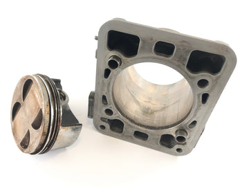 Ducati 888 Strada [1993] - Cylindre à piston Cylindre horizontal à piston - 0