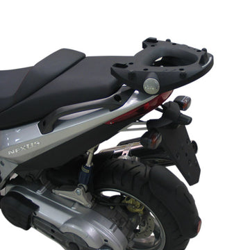Gilera Nexus 125 - 250 - 300 - 500 [GIVI] - Support de top case pour valises MONOLOCK® avec plaque MONOLOCK®