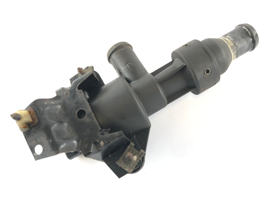 BMW M 535i E28 [1986] - Bride de liquide de refroidissement avec thermostat