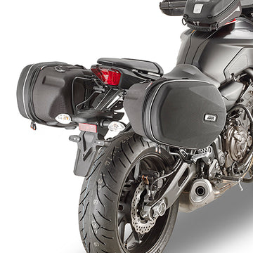 Yamaha MT 07 [GIVI] - Entretoise pour sacoches ou sacoches EASYLOCK c'est possible