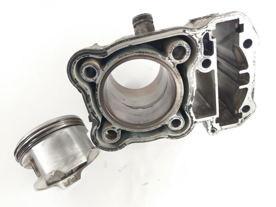 Honda XRV 650 African Twin RD03 [1989] - Cylindre avec piston