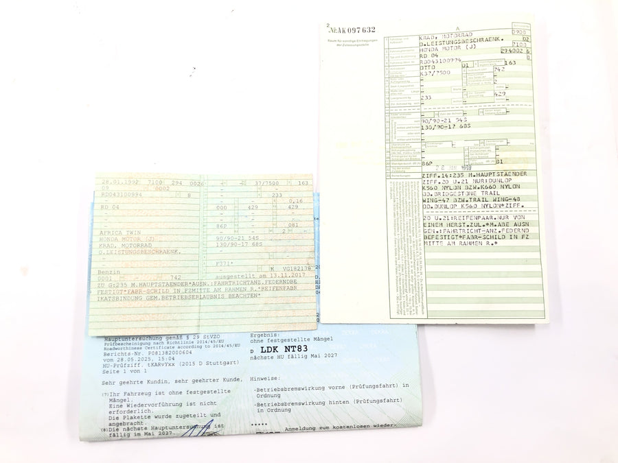 Honda XRV 750 Africa Twin RD04 [1992] - Frame main frame with vehicle documents