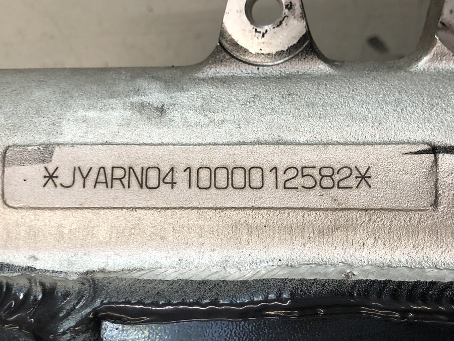 Yamaha YZF R1 RN04 [2001] - Châssis principal avec papiers