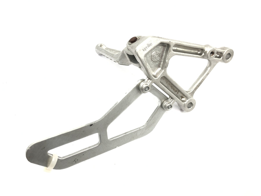 Aprilia Mille RSV 1000 ME [1999] - Footrest system driver's footrest on the right
