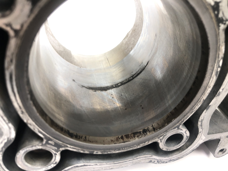 Honda XRV 750 Africa Twin RD04 [1992] - cylinder with piston at the front