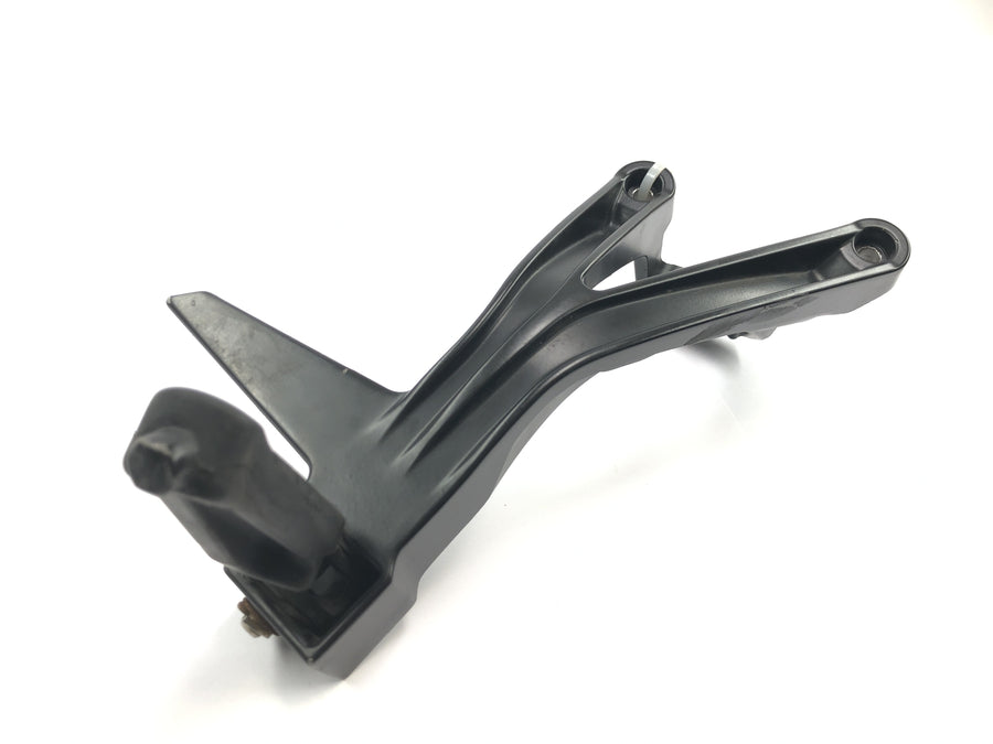 KTM RC 125 [2016] - Repose-pieds passager support repose-pieds arrière droit