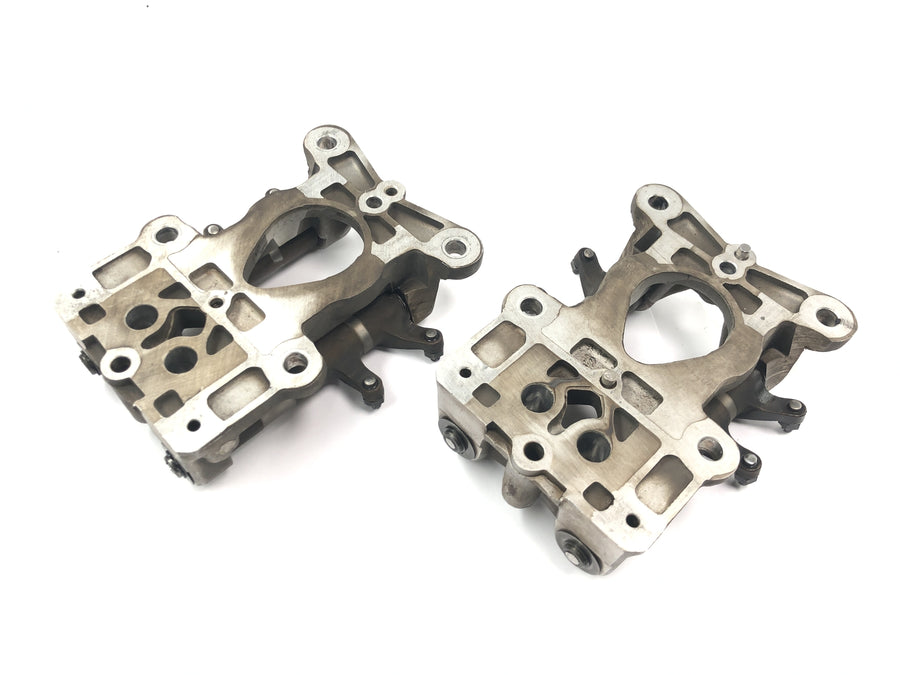 Moto Guzzi V10 Centauro [1998] - rocker arm bracket valve train pair