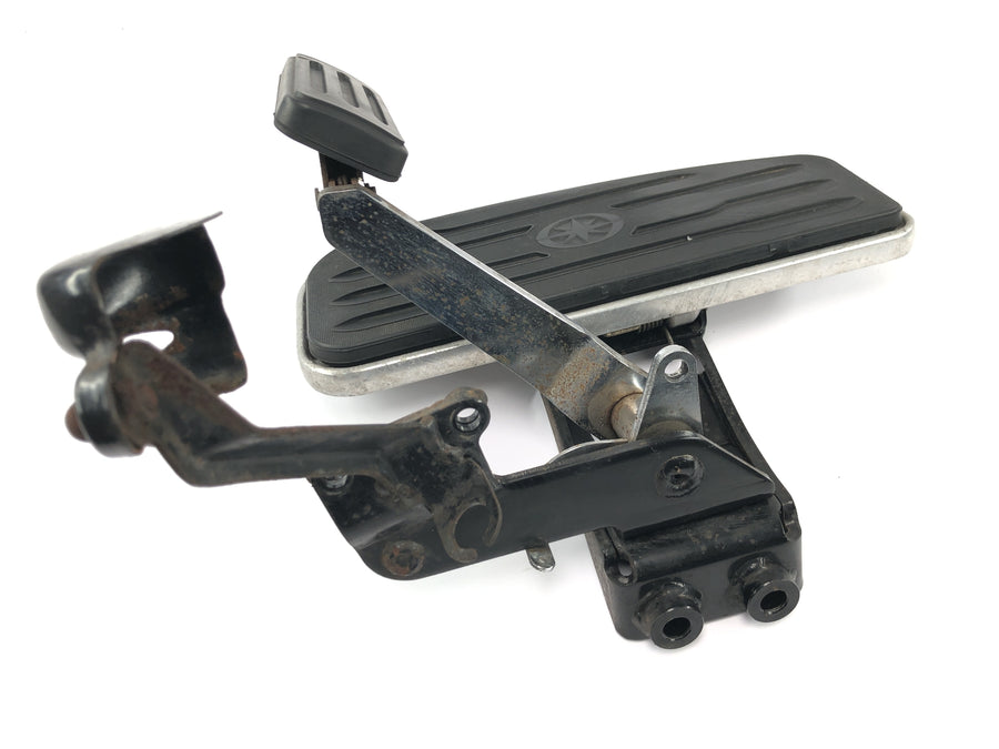 Yamaha XV 1600 Wild Star VP08 [2002] - Footboard driver footplate footrest front right with brake pedal