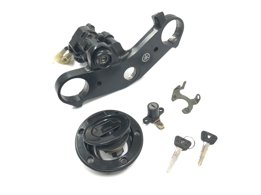 Yamaha YZF R1 RN04 [2001] - Lock set with ignition lock, tank cap, steering lock, fork bridge at the top