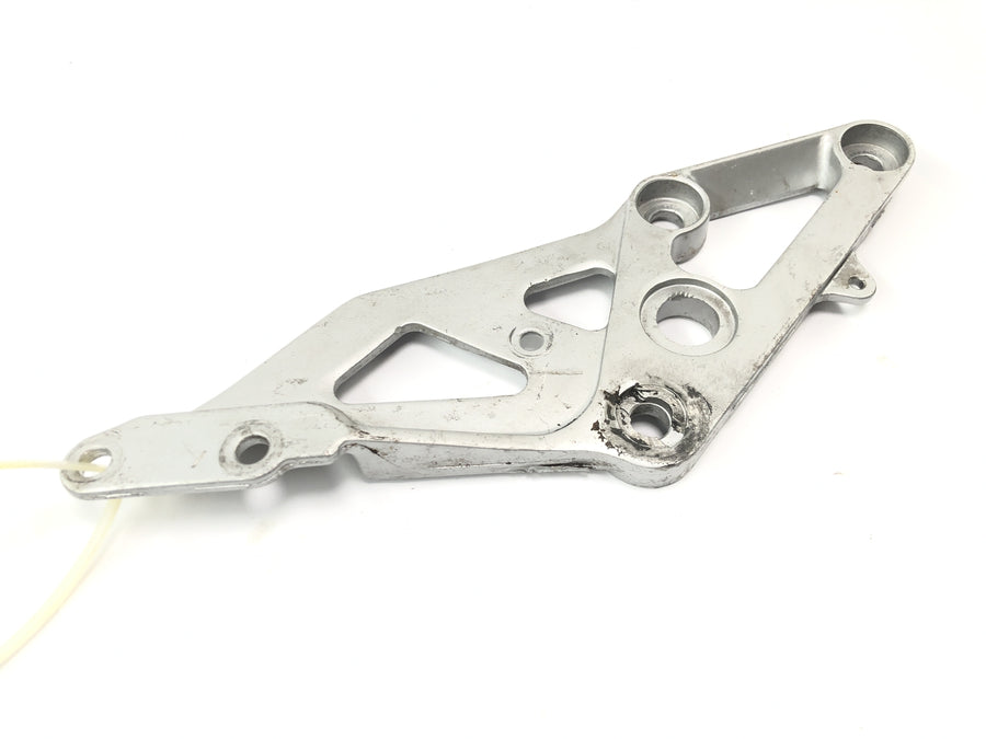 Suzuki GSX-R 1100 W GU75 C [1994] - Support de plaque repose-pieds droit