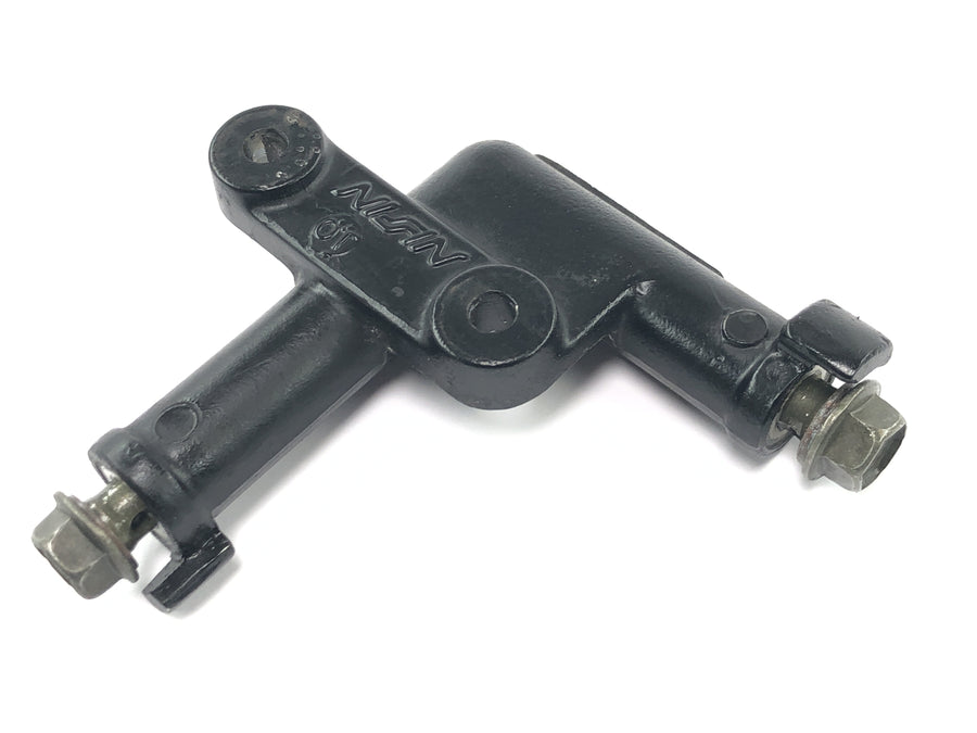 Yamaha XV 1600 Wild Star VP08 [2002] - Brake force distributor front brake line