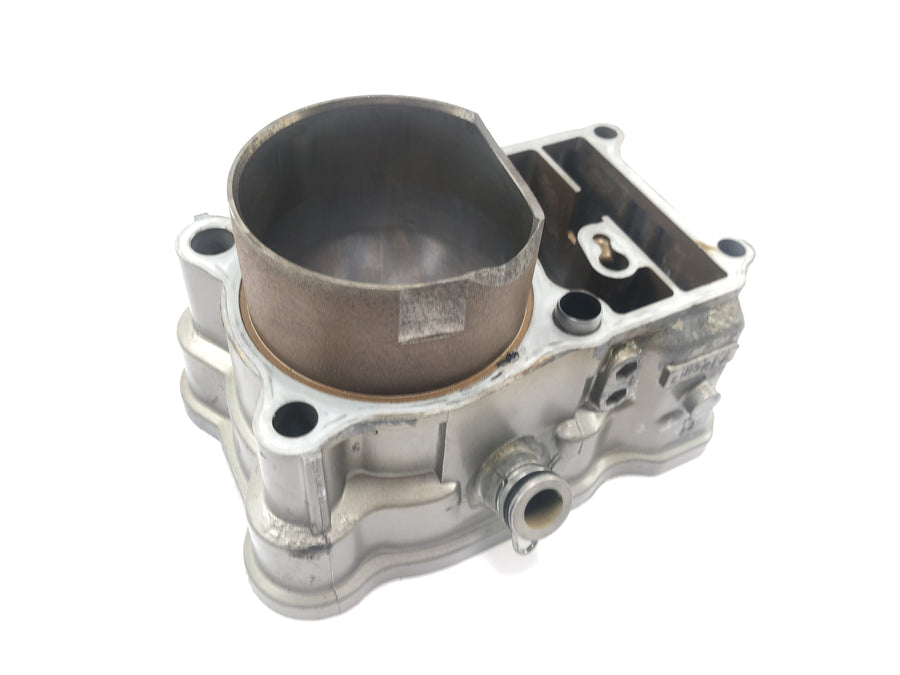 Honda XRV 750 Africa Twin RD04 [1992] - cylinder with piston at the front