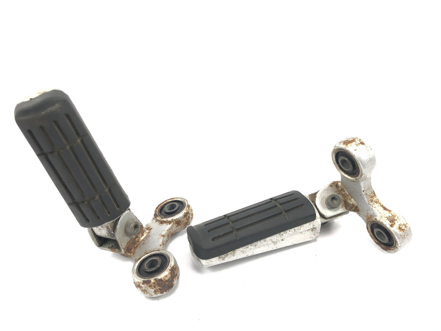 Yamaha GTS 1000 4FV [1997] - Pillion footrests with holder left and right