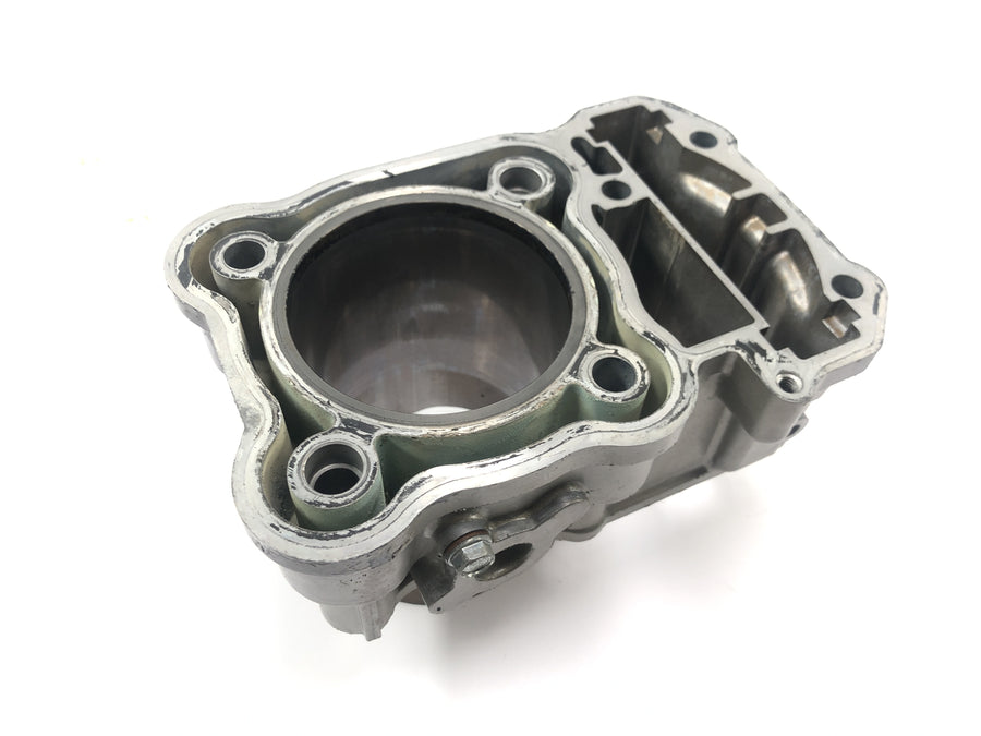 Honda XRV 750 Africa Twin RD04 [1992] - cylinder with piston at the front