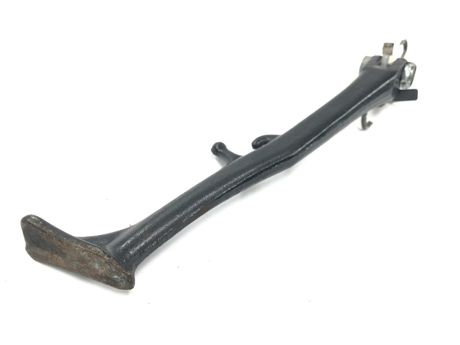 Kawasaki Zephyr 750 ZR750C [1994] - Side stand side support with side stand spring