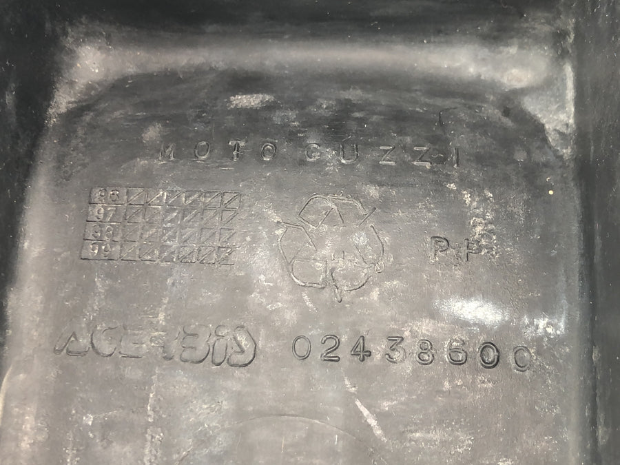 Moto Guzzi V10 Centauro [1998] - Battery box battery box battery compartment