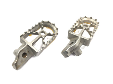 Suzuki RM Z 250 RJ41A [2007] - Footrests Driver footrests pair aluminum