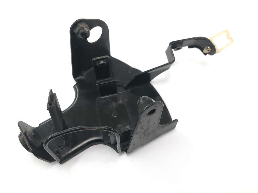 Yamaha XVS 650 4VR [1997] - Fuel pump bracket unit holder