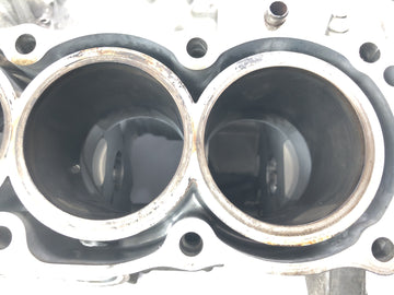 Honda CBR 900 RR Fireblade SC33 [2000] - Carter moteur avec pistons - 0