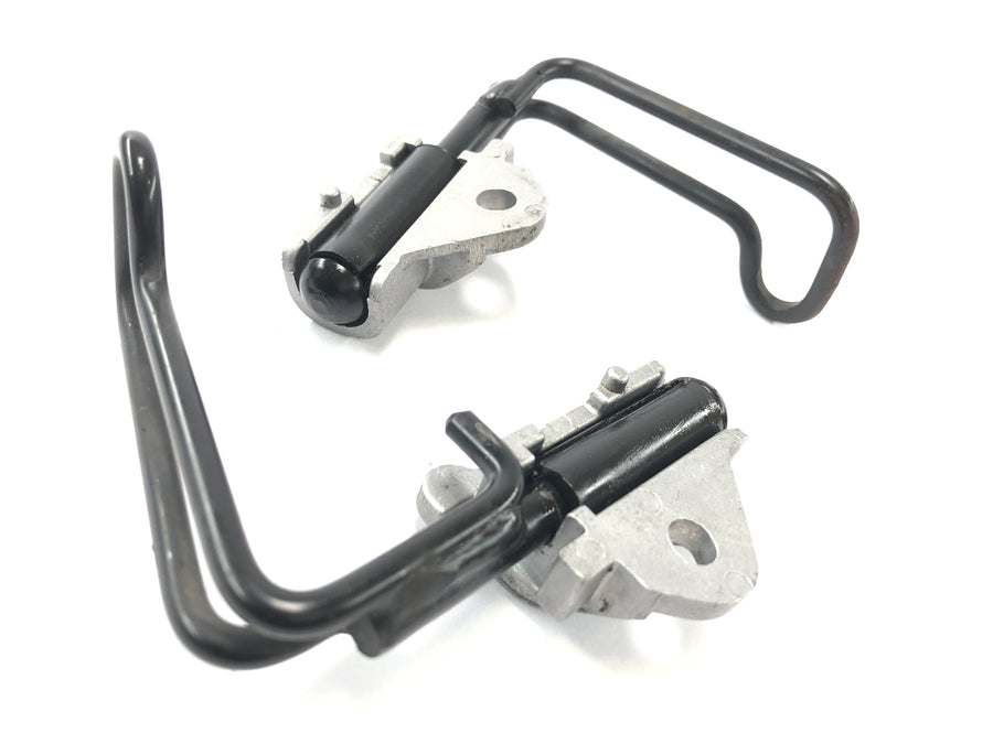 Yamaha XJR 1300 RP06 [2002] - Crochets pour fixations de casque et bagages