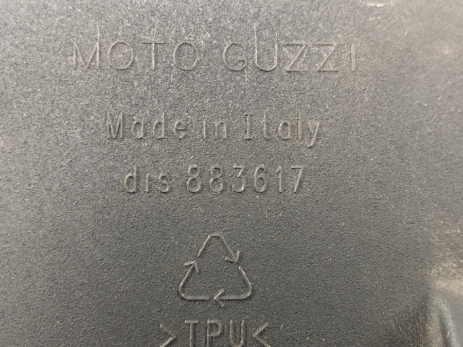 Moto Guzzi Stelvio 1200 8V [2016] - Compartiment batterie boîtier batterie en caoutchouc avec vidange