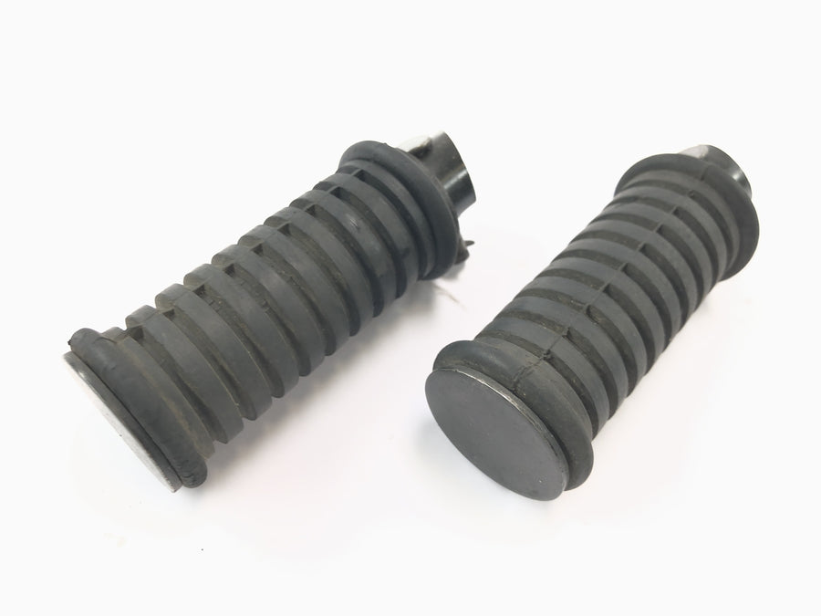 Kawasaki W 650 EJ650A [1999] - Rear passenger footrests pair