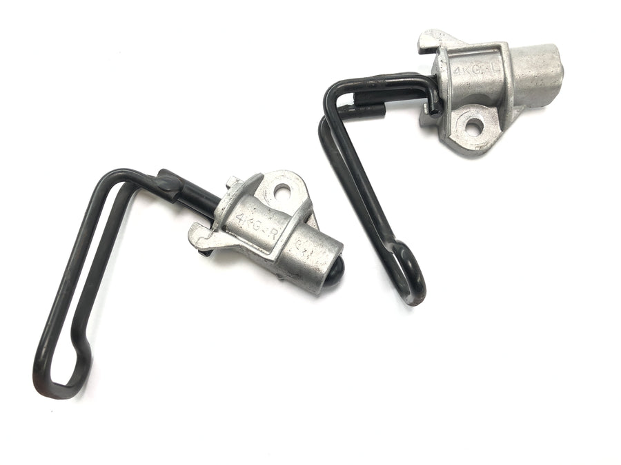 Yamaha XJR 1300 RP06 [2002] - Crochets pour fixations de casque et bagages