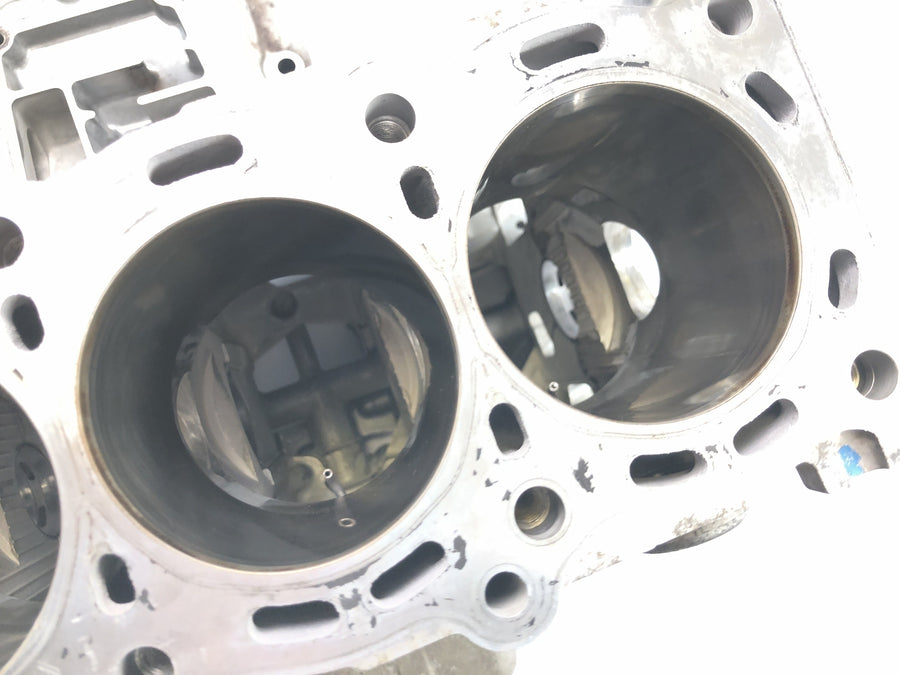 Suzuki GSX R 1000 WVBZ K3 [2003] - Carter moteur bloc-cylindres bloc moteur avec pistons