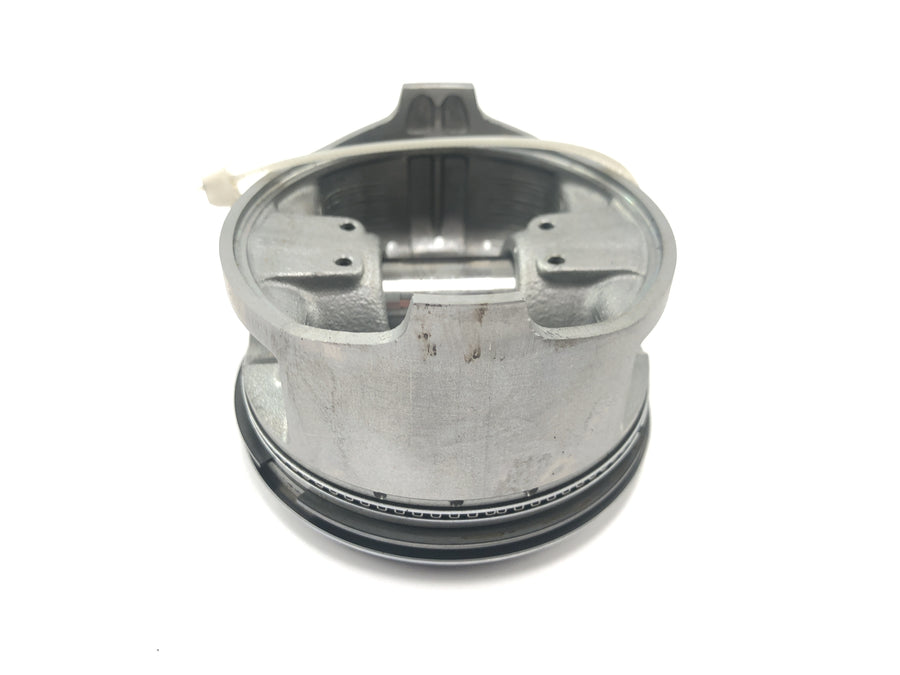Honda XRV 750 Africa Twin RD04 [1992] - cylinder with piston at the front