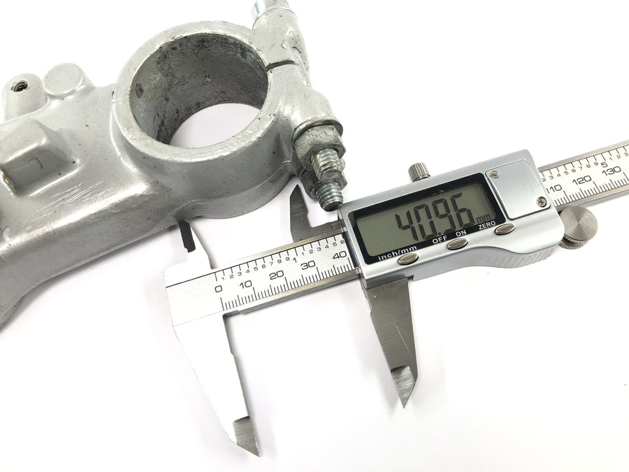 Yamaha DT 125 R DE03 [2000] - steering head lower fork bridge fork yoke head tube