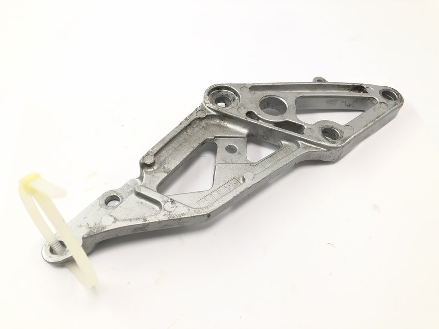 Suzuki GSX-R 1100 W GU75 C [1994] - Support de plaque repose-pieds droit