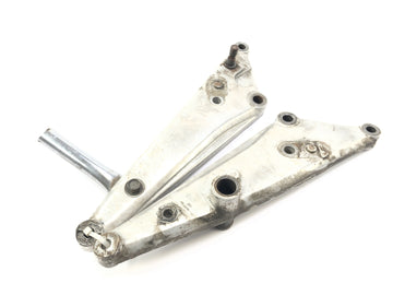 Honda CB 650 RC03 [1981] - Supports de repose-pieds gauche et droit - 0
