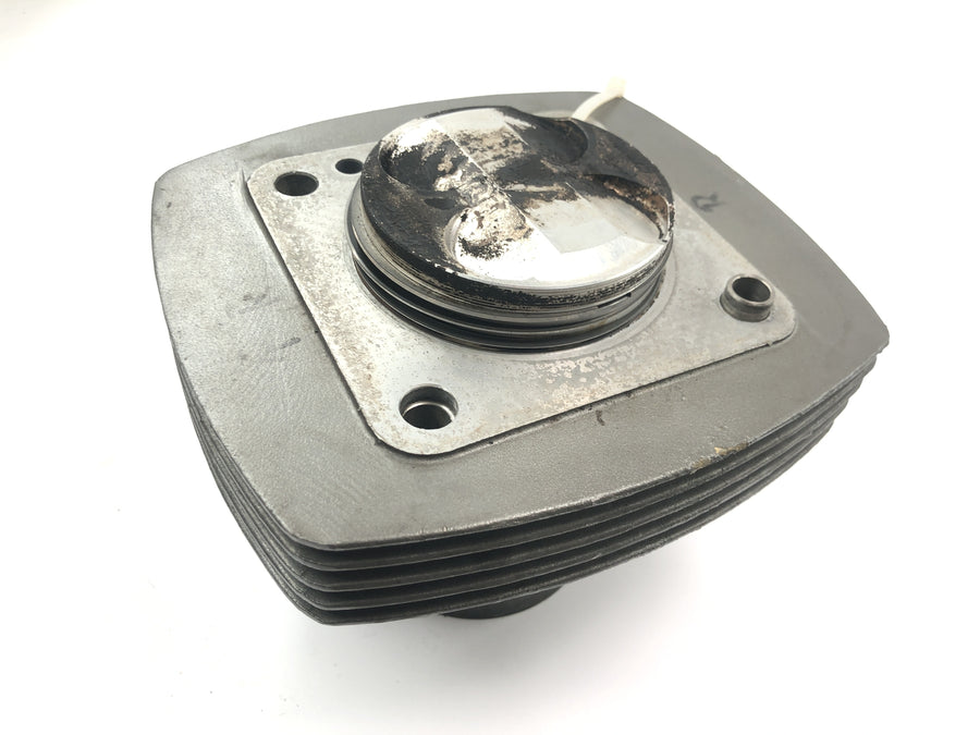 Moto Guzzi V10 Centauro [1998] - cylinder with piston on the right