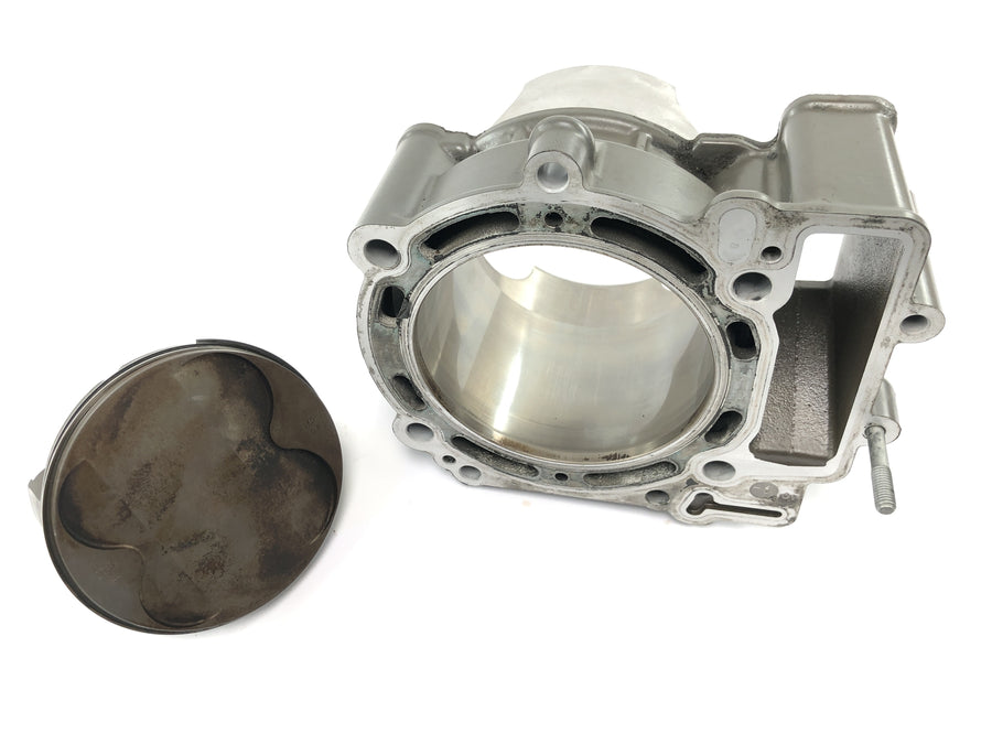 KTM 950 Adventure LC8 [2004] - Cylindre avec piston avant