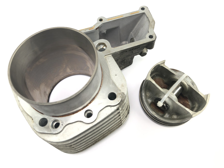 BMW R 1100 S R2S [2000] - cylindre avec piston à droite