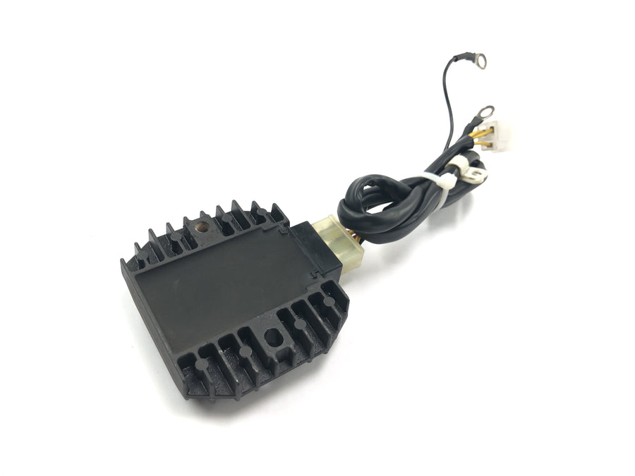 Honda CBR 900 RR Fireblade SC33 [2000] - Voltage regulator rectifier regulator