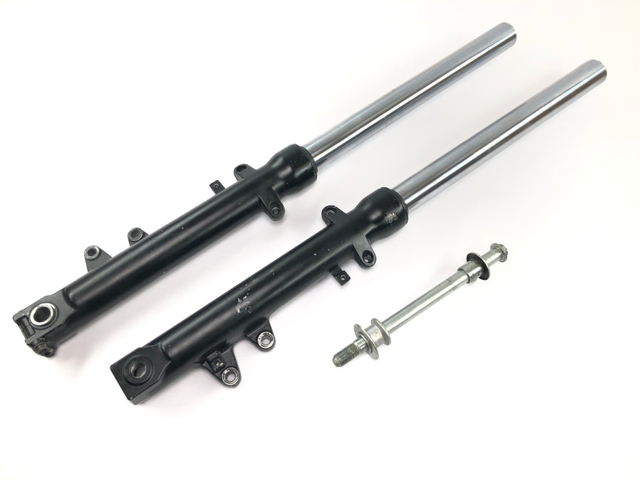 Suzuki SV 650 AV [2000] - Fourche avant fourche télescopique 41 mm avec axe