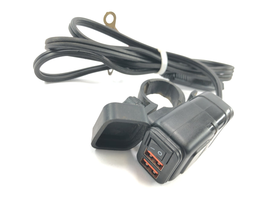 Yamaha XV 1600 Wild Star VP08 [2002] - USB charging socket double USB socket